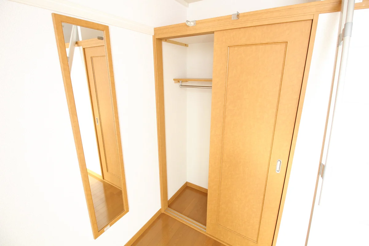大切な洋服を収納するのに欠かせないクローゼットを完備！