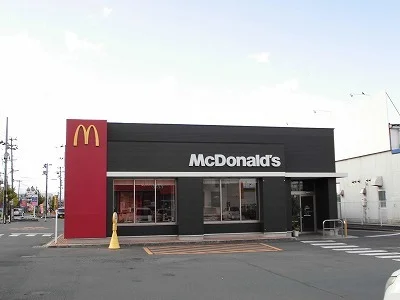マクドナルドまで660m