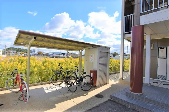 屋根付駐輪場（※無料）