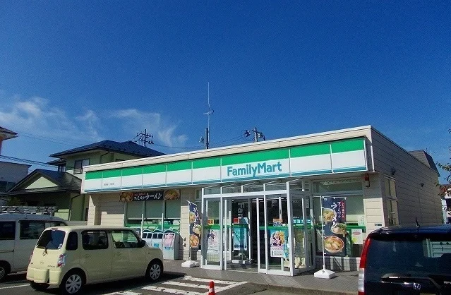ファミリーマート桜一丁目店まで700m