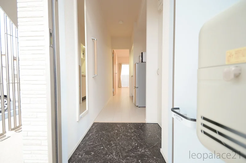 同シリーズの類似となります。現況を優先致します。