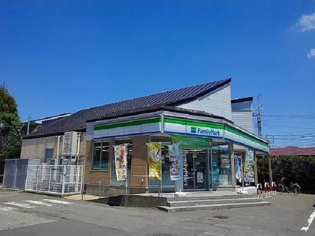 ファミリーマート牛島東５丁目店まで1600m