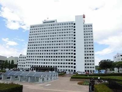県庁まで1530m