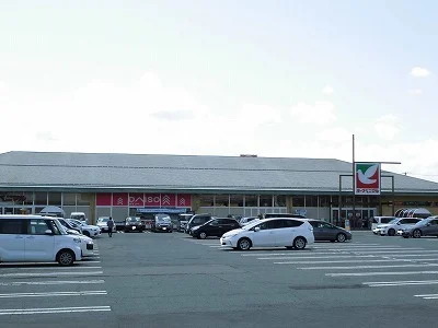 ヨークベニマルまで890m