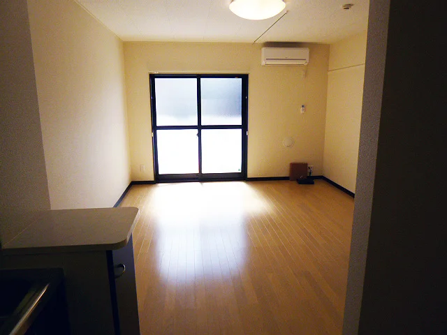 実際のお部屋と異なる場合がございます。