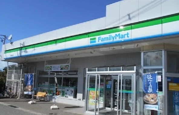 ファミリーマート 秋田割山店まで500m