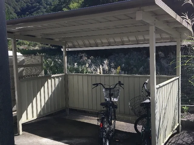 屋根付き駐輪場