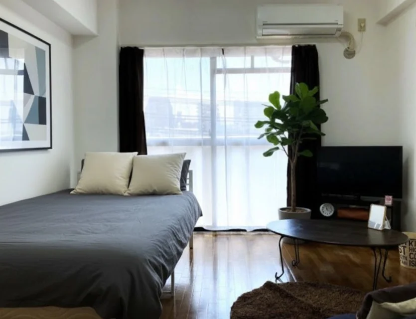 家具家電付きの　格安マンスリーマンション！　ビジネスホテルより割安で経費削減も可能です。※植木と額は写真用です。