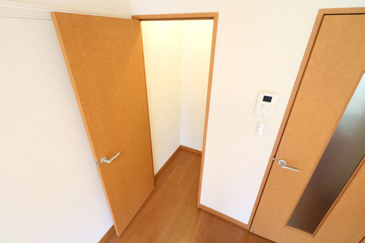 ウォークインクローゼット付！お部屋もすっきり片付けられます