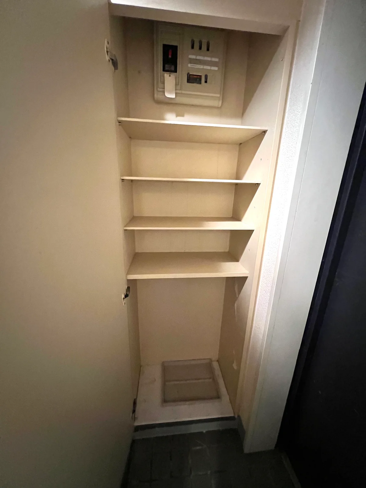 シューズボックス