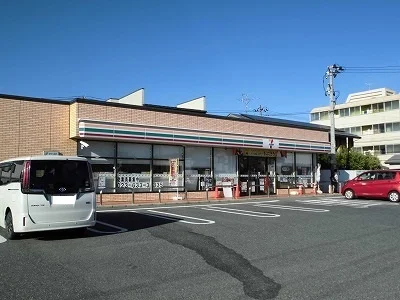 セブンイレブンまで210m