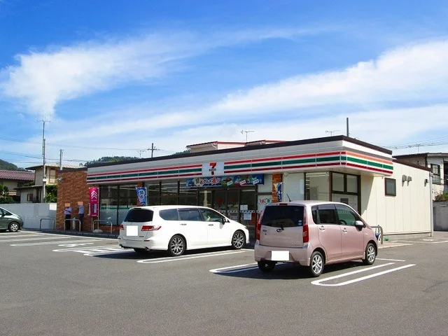 セブンイレブンまで760m