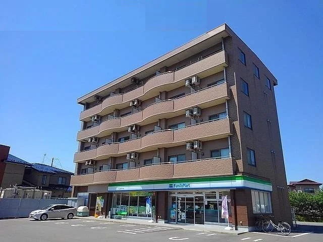 ファミリーマート茨島四丁目店まで450m