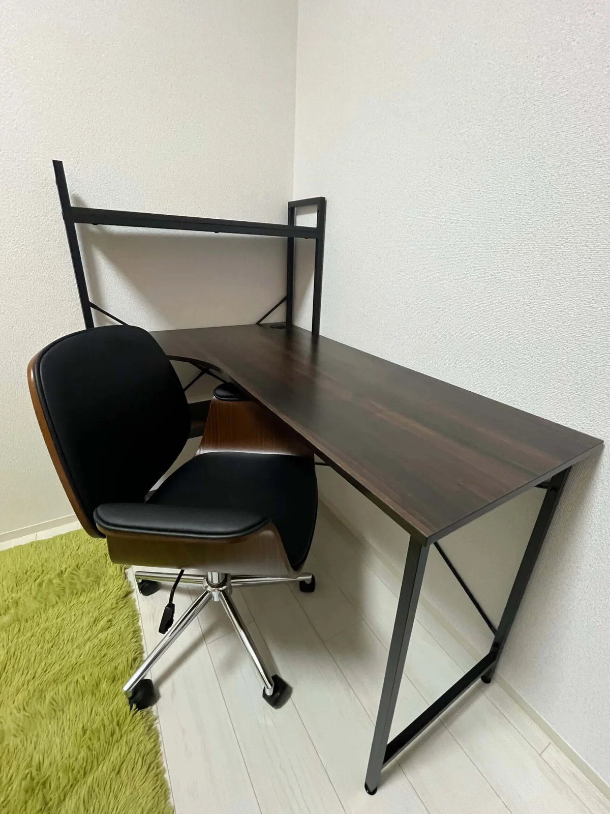 デスク・チェアも完備♪