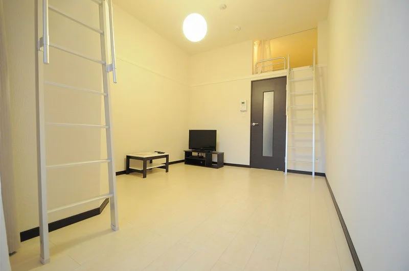 類似タイプの室内写真になります。