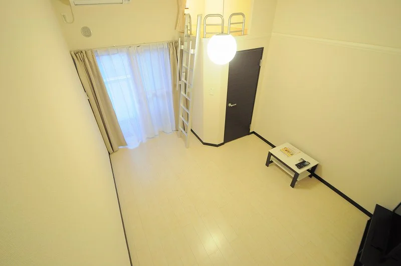 類似タイプの室内写真になります。