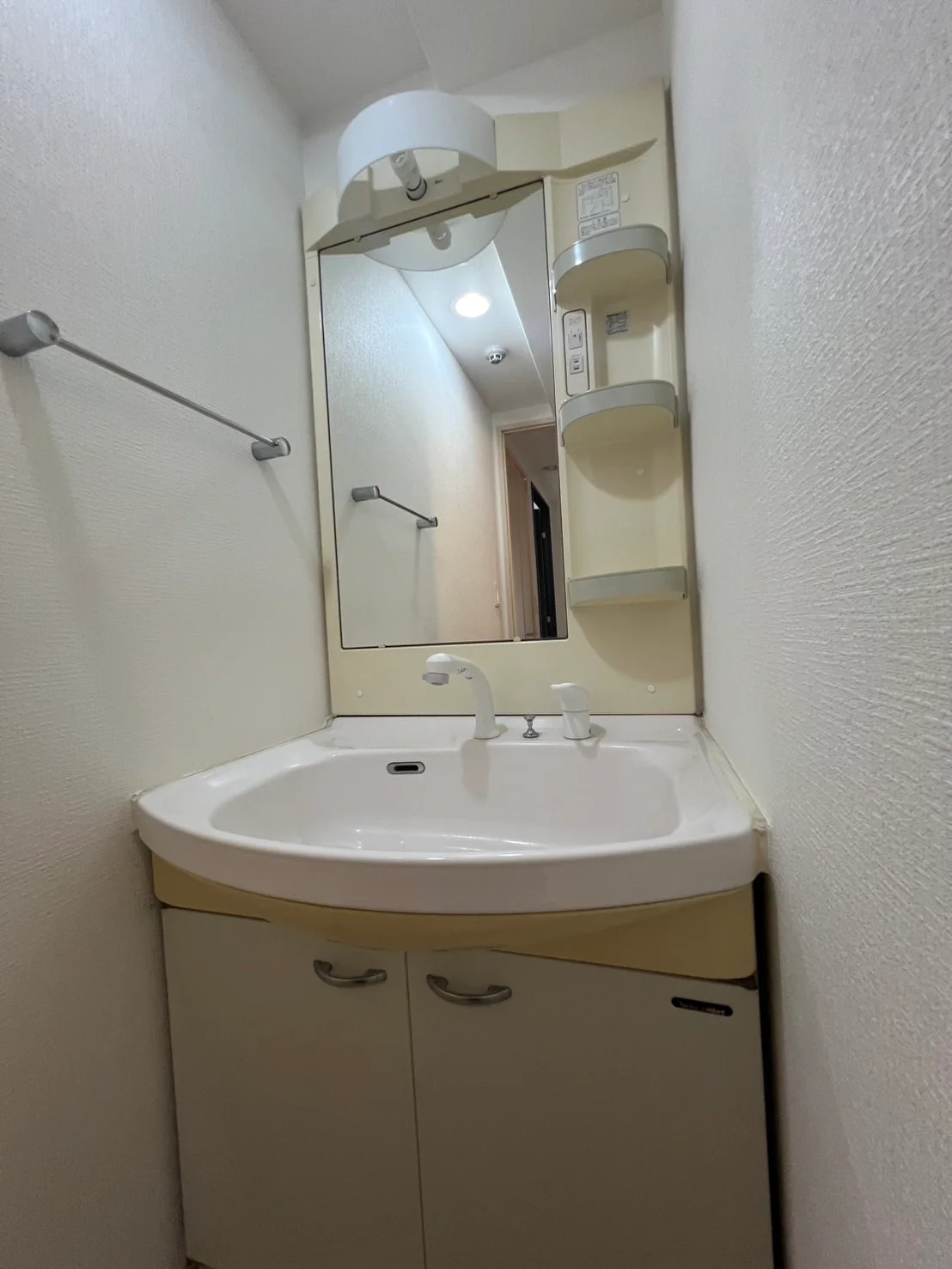 独立洗面台付き♪洗濯機も♪