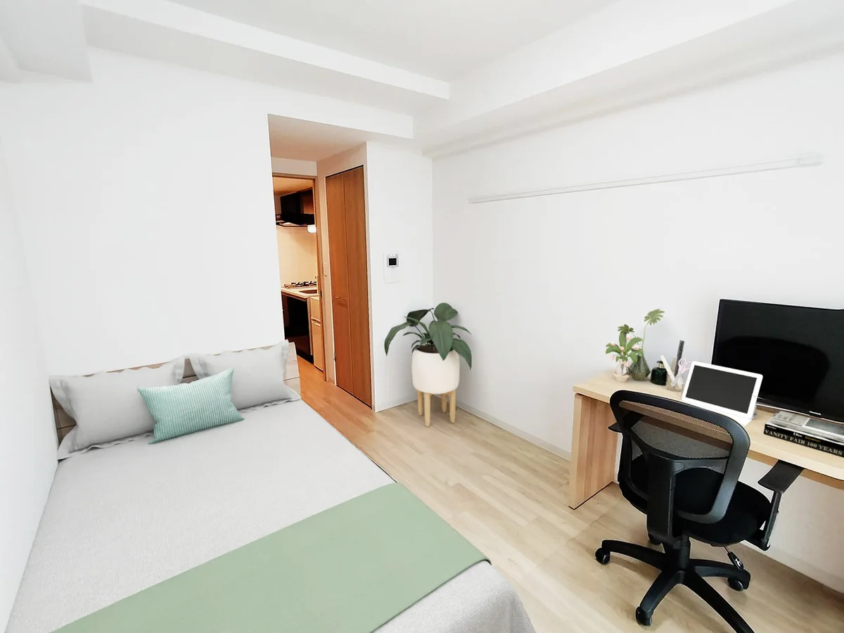 写真はお部屋のイメージです。ラグなどの室内装飾はございません。