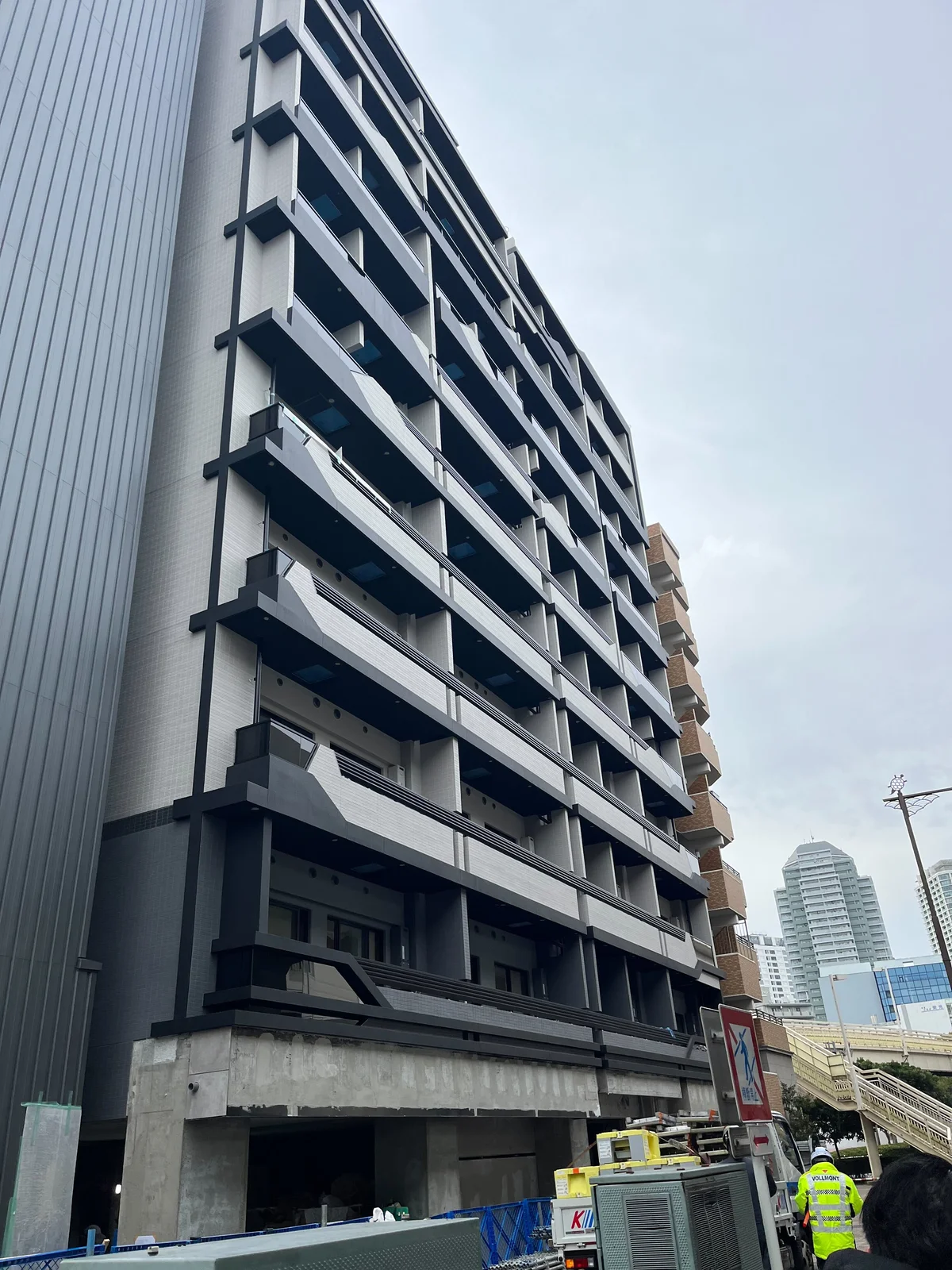 写真はお部屋のイメージです。ラグなどの室内装飾はございません。