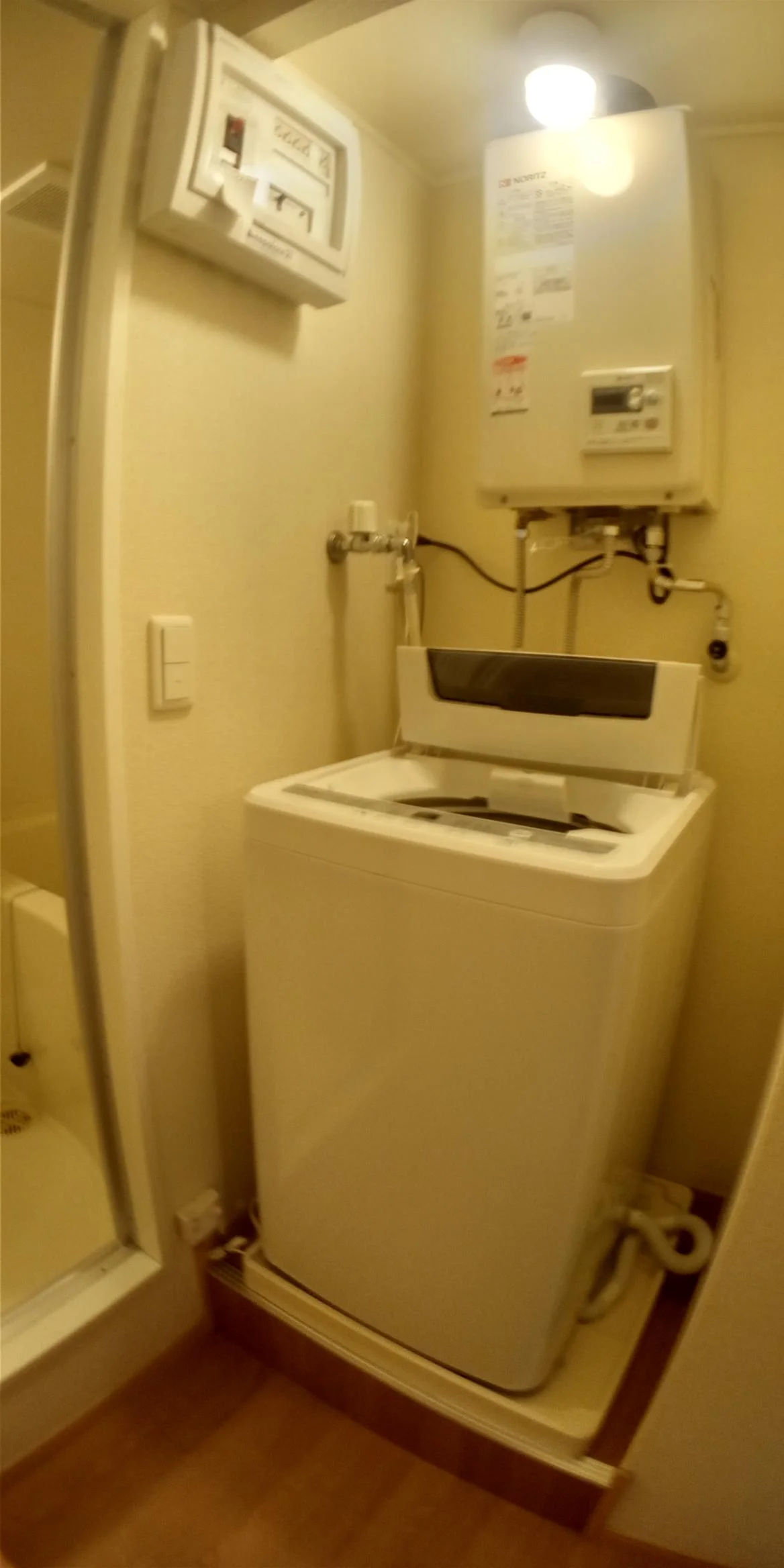 メーカーや色が異なる場合ございます。