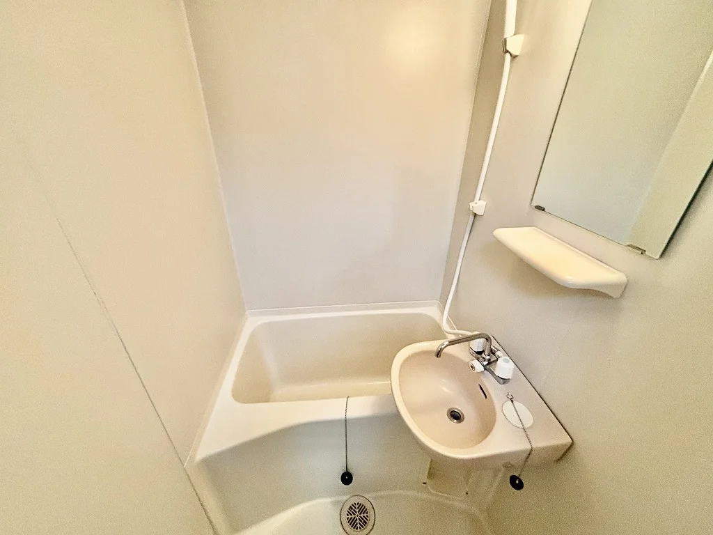 設備・仕様は号室により異なる為、現況を優先いたします。