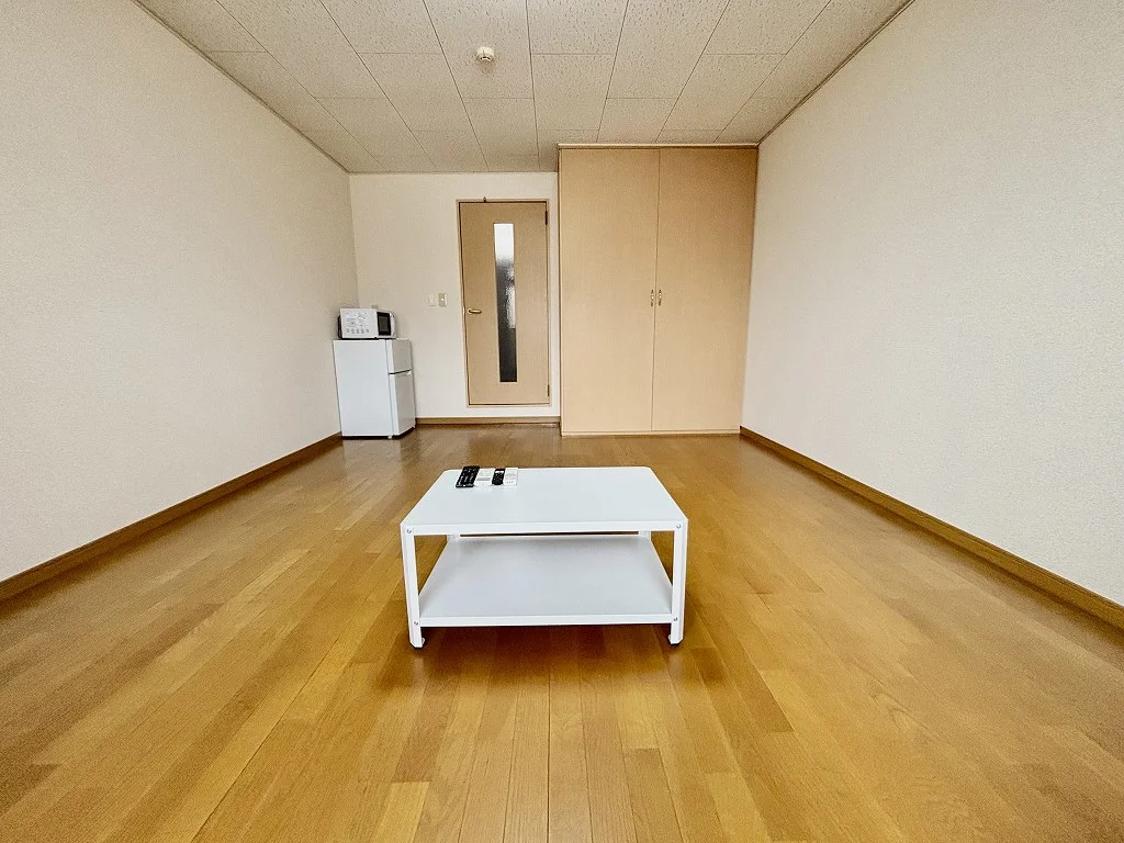 ２階　部屋（家具家電有）