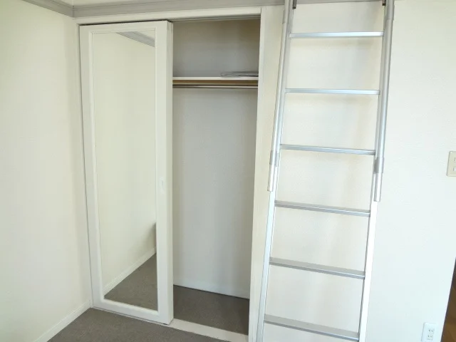 鏡付きクローゼット