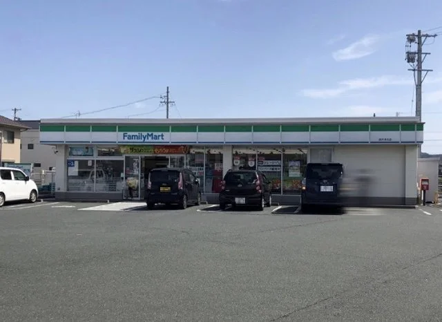 ファミリーマート袋井浅名店まで180メートル