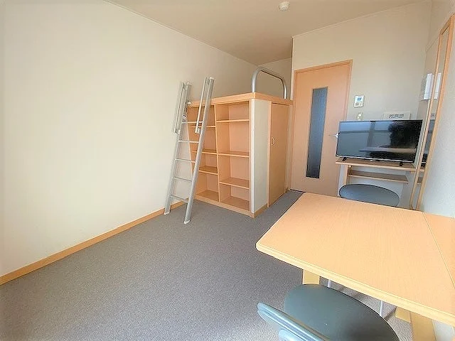 お部屋によって絨毯の種類・家電のメーカー等が異なります