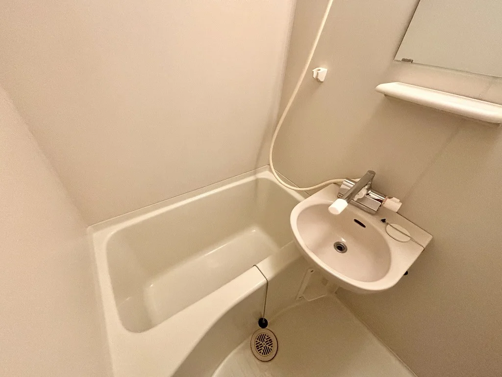 設備・仕様は号室により異なる為、現況を優先いたします。