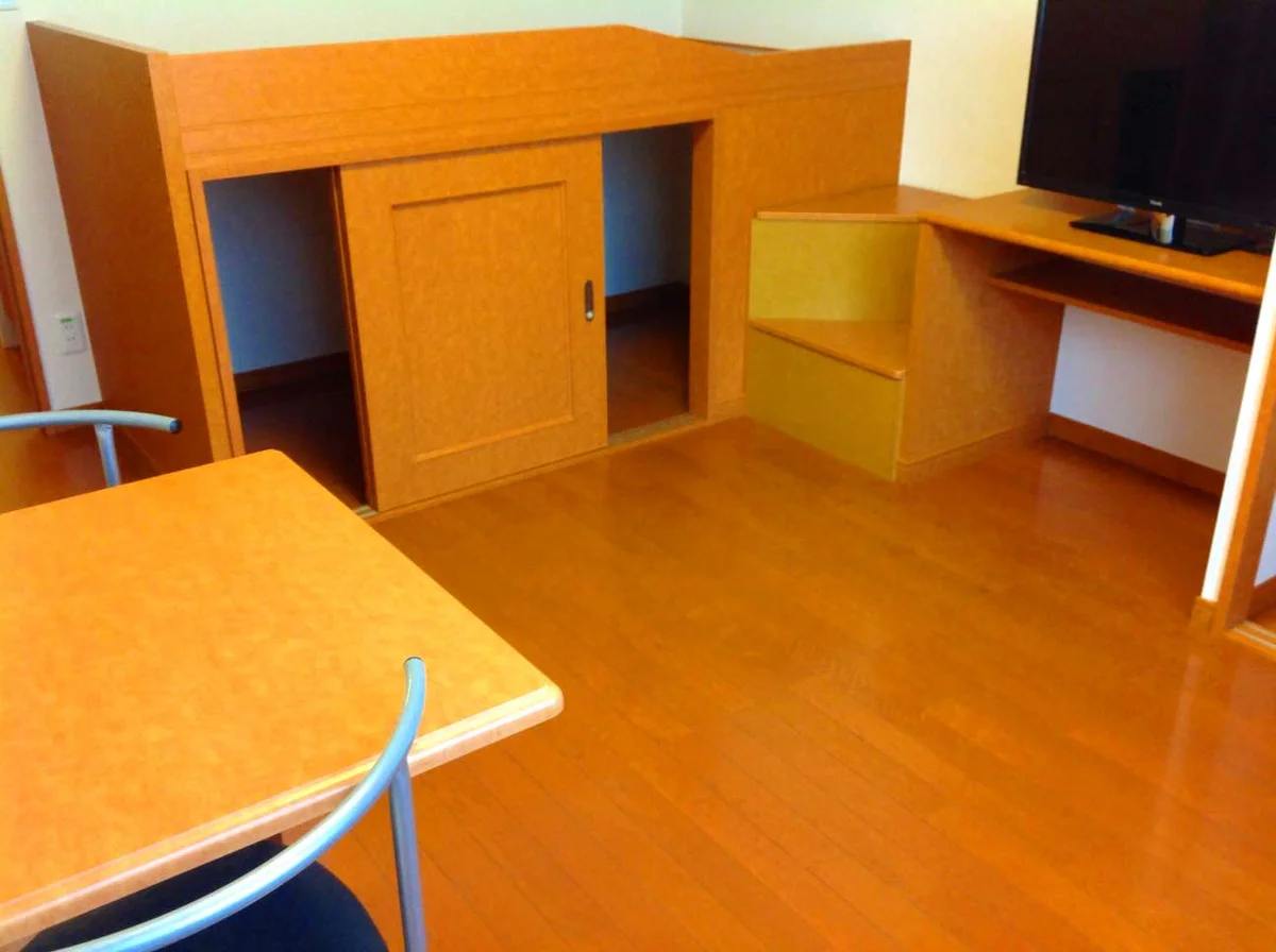 収納たっぷりの中段ベッドです！