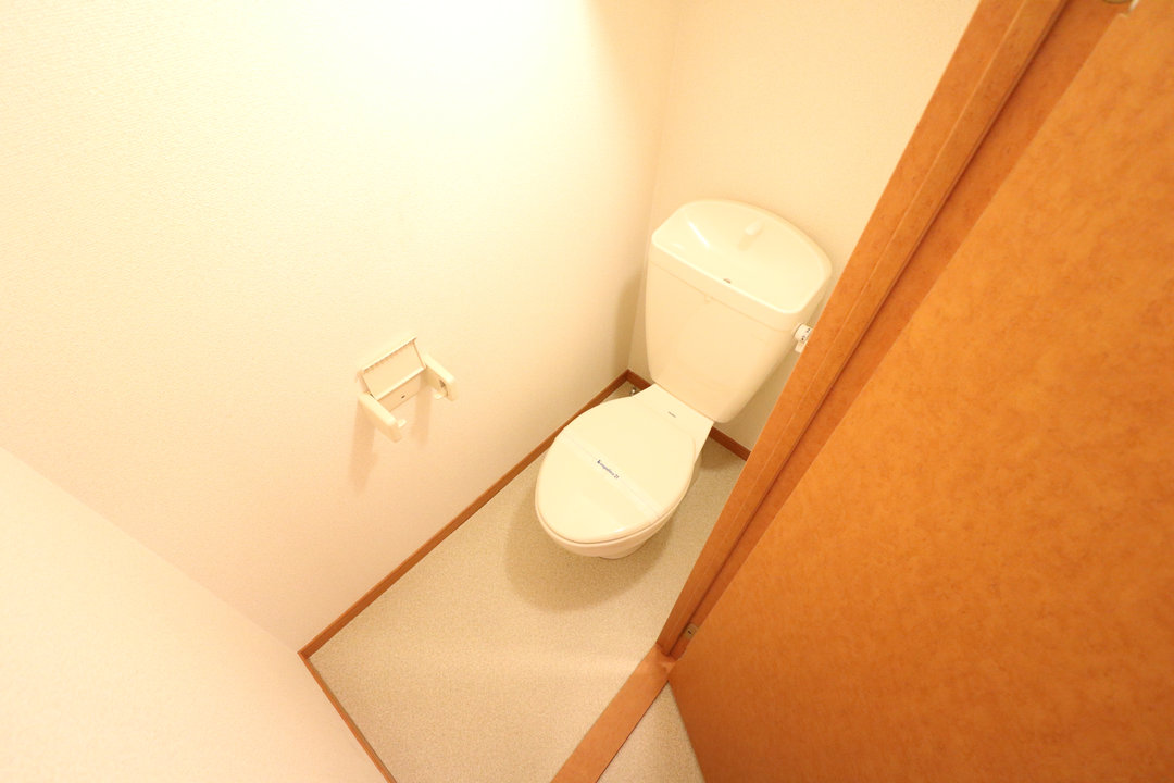 一人暮らしにうれしいバス・トイレ独立タイプ！
