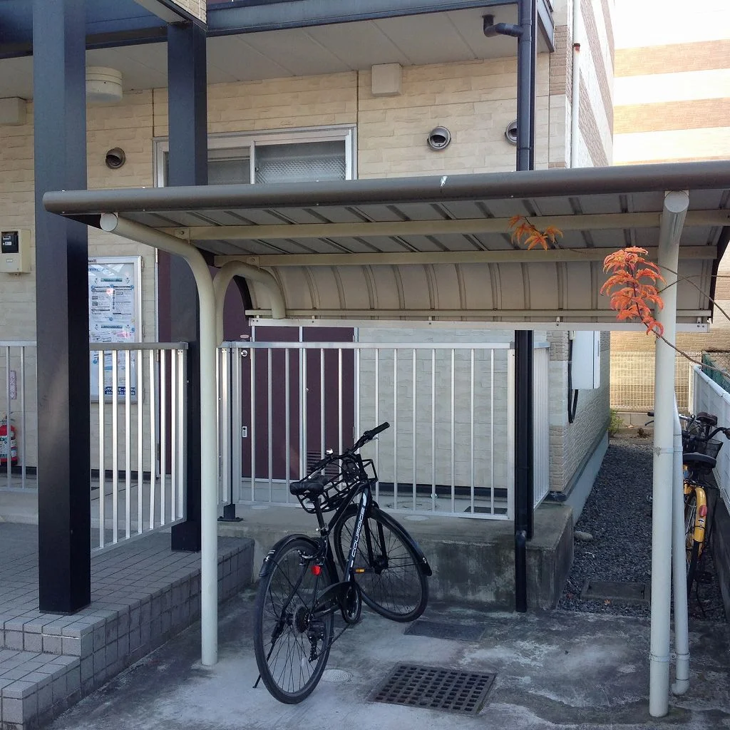 屋根付き駐輪場になります！