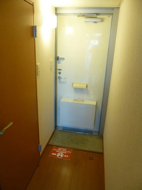 宅配ボックスが付いています♪