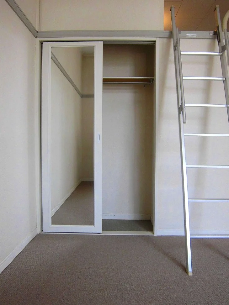 鏡付きクローゼット