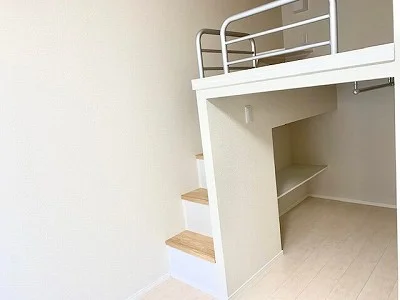 ベッド下収納あります