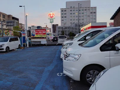 ミニッツパーク24h 新本町第1駐車場まで徒歩5分、300m
