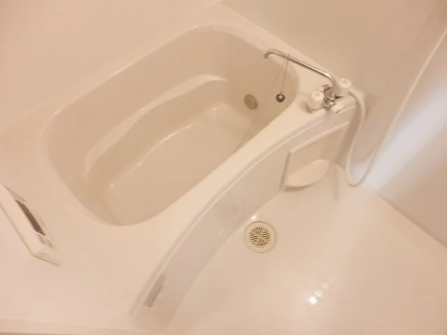 広々浴槽でゆっくり疲れを癒して下さい。