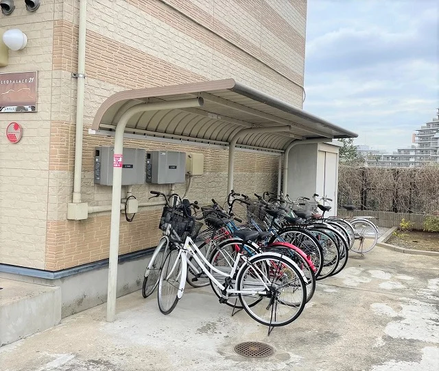 屋根付き駐輪場