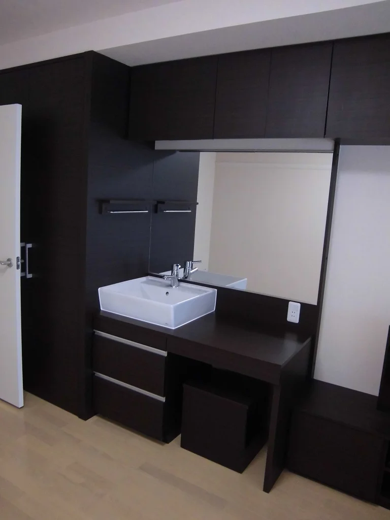 綺麗な洗面台付き