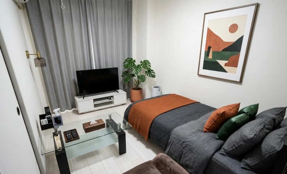 金沢駅前マンスリー！※植木と額とクッションなどは写真用です。