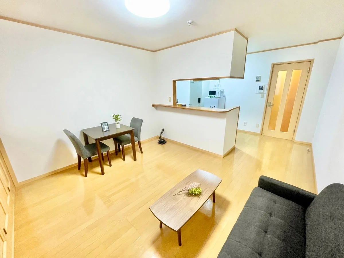 ※撮影用の観葉植物・食器調理器具・雑貨類等はございません。※図面・写真は現況優先。