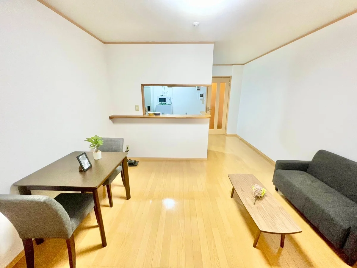 ※撮影用の観葉植物・食器調理器具・雑貨類等はございません。※図面・写真は現況優先。