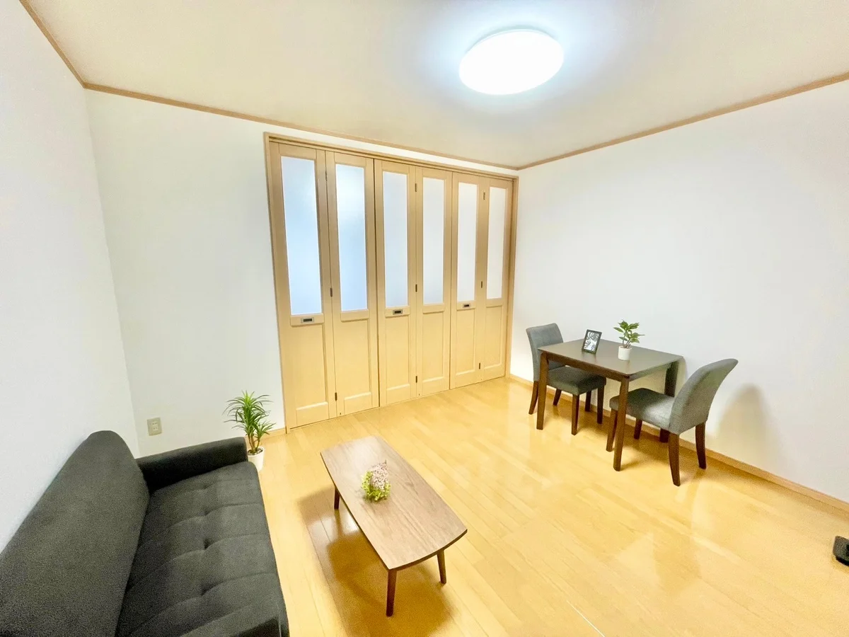 ※撮影用の観葉植物・食器調理器具・雑貨類等はございません。※図面・写真は現況優先。