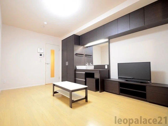 お部屋によって壁の色が違う場合がございます。