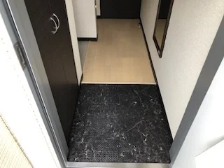 トイレ内の収納棚