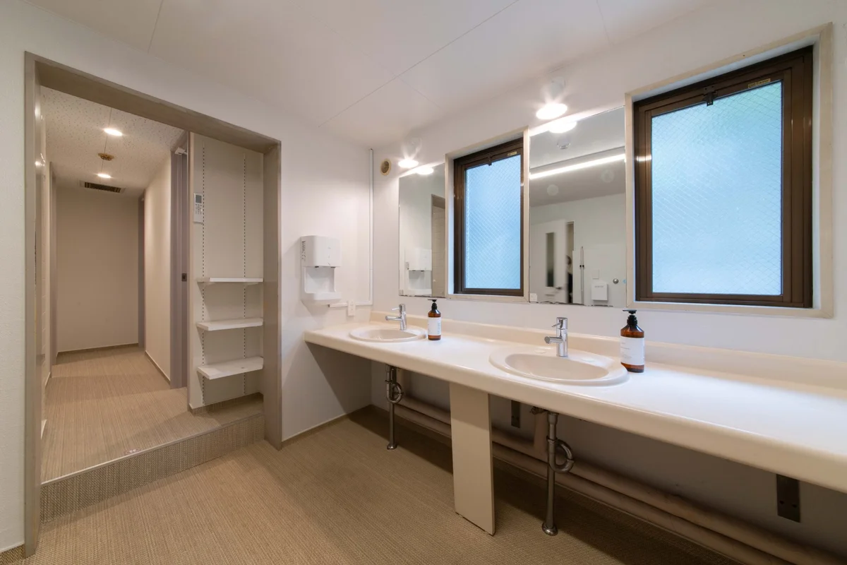 1階のシャワールームは男女兼用です。