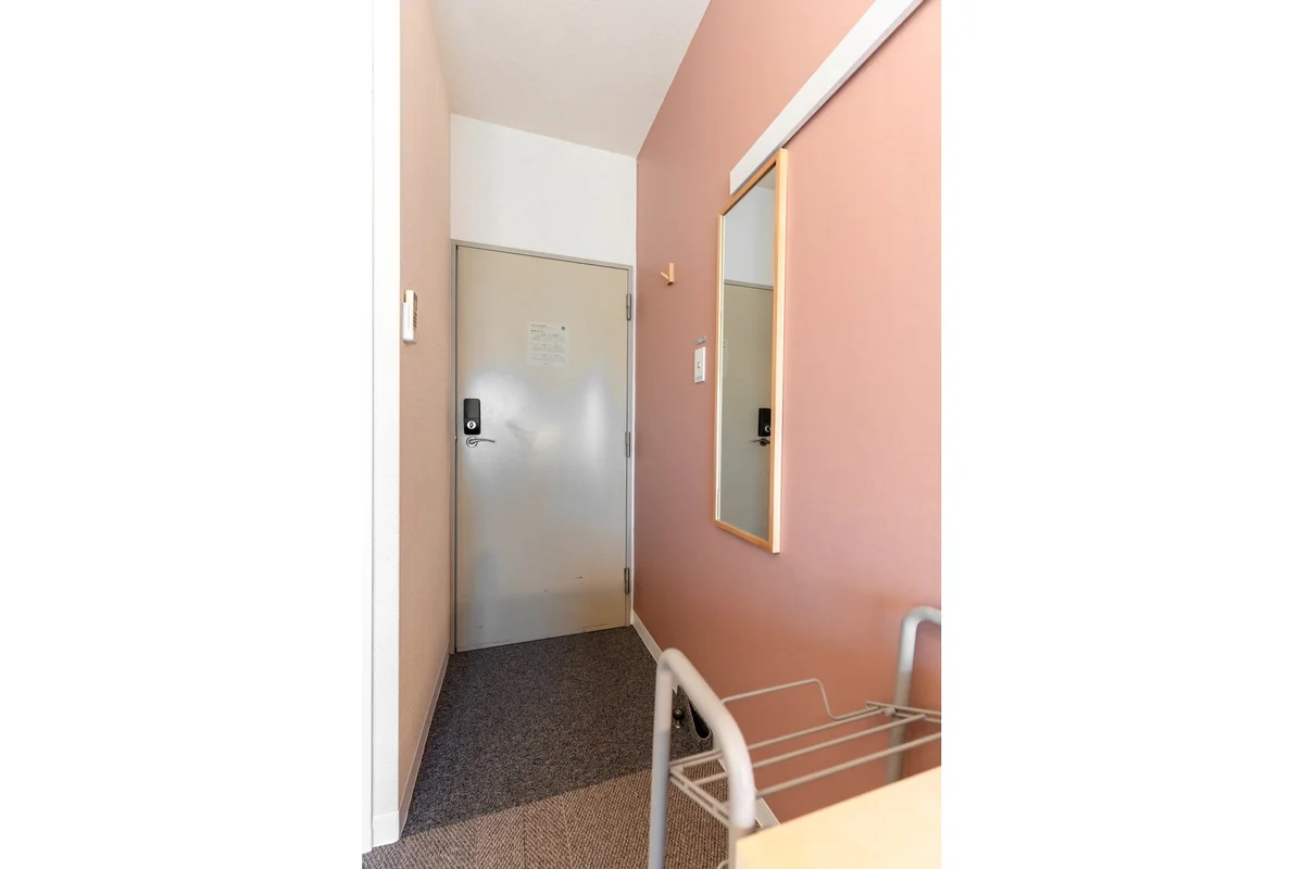 鏡で身支度をしてから出発！