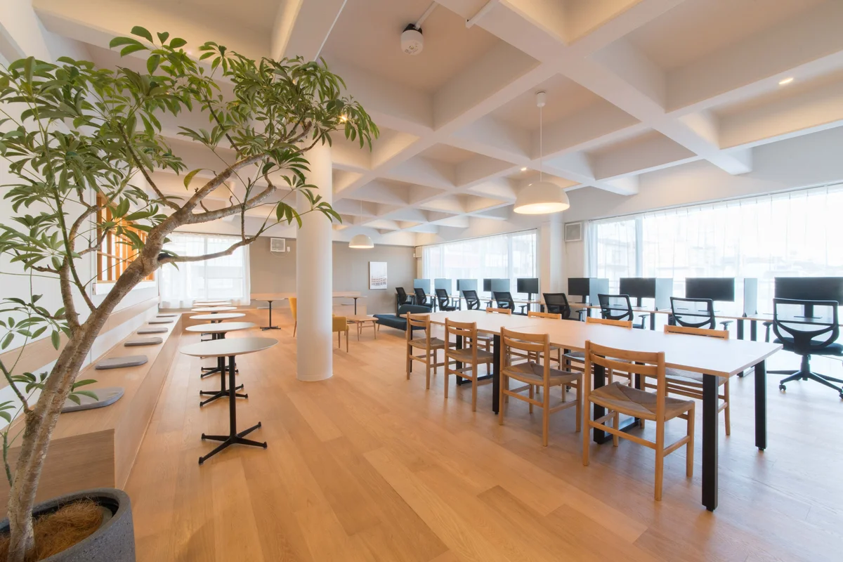 無料で使い放題のラウンジまで居心地を考えた空間です。