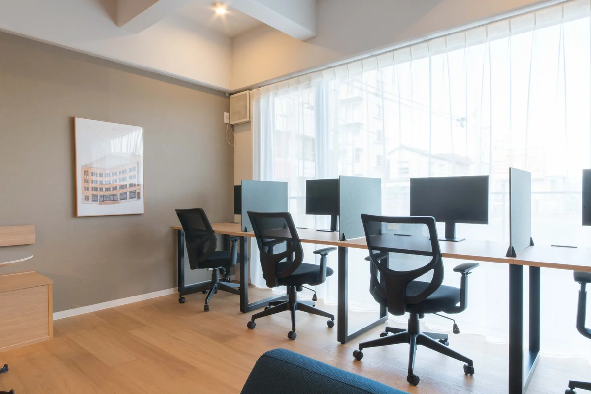 モニター付きのワークチェアスペースや、